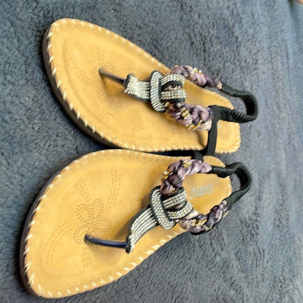 Cute never worn sandals stretch in back slip on